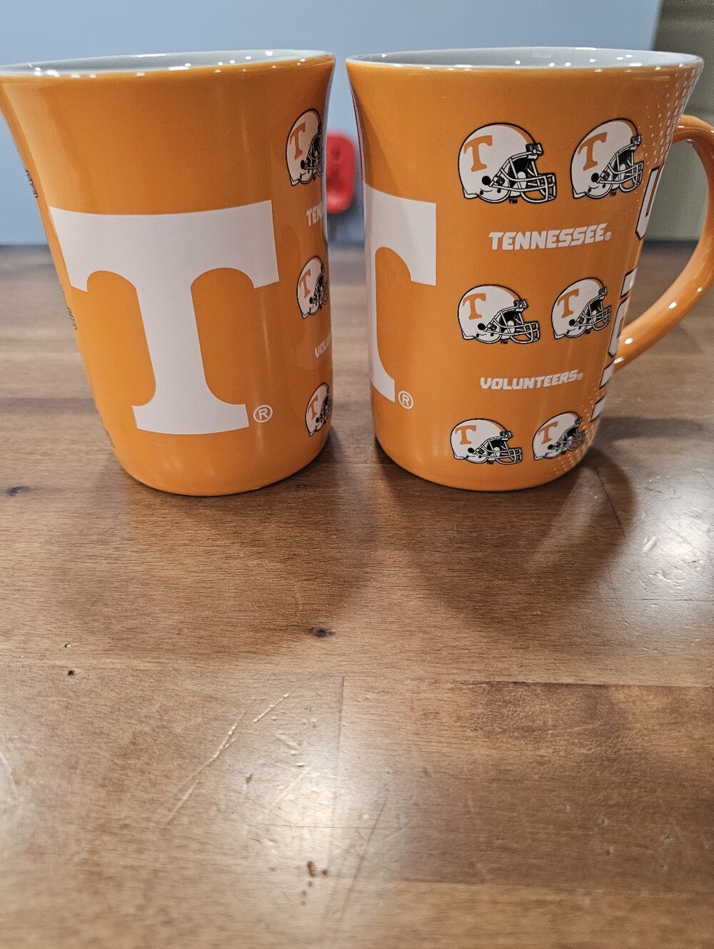 Set of 2 Tennessee Volunteers Coffee Mugs Rocky Top Vols Power T Helmet Euc